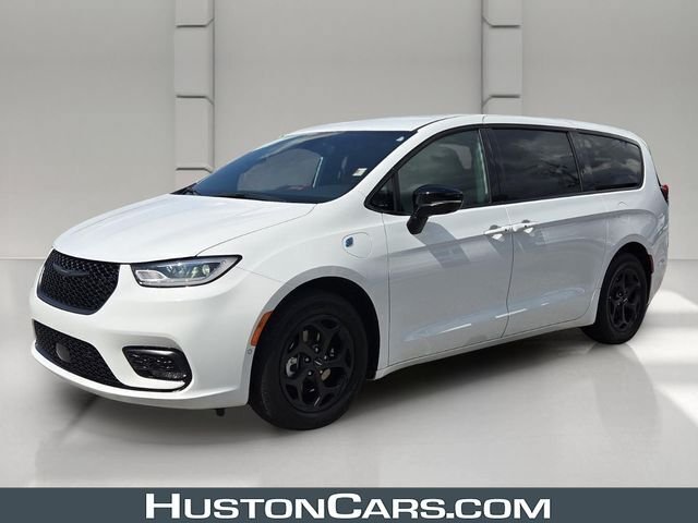 Used 2024 Chrysler Pacifica Limited FWD image 1