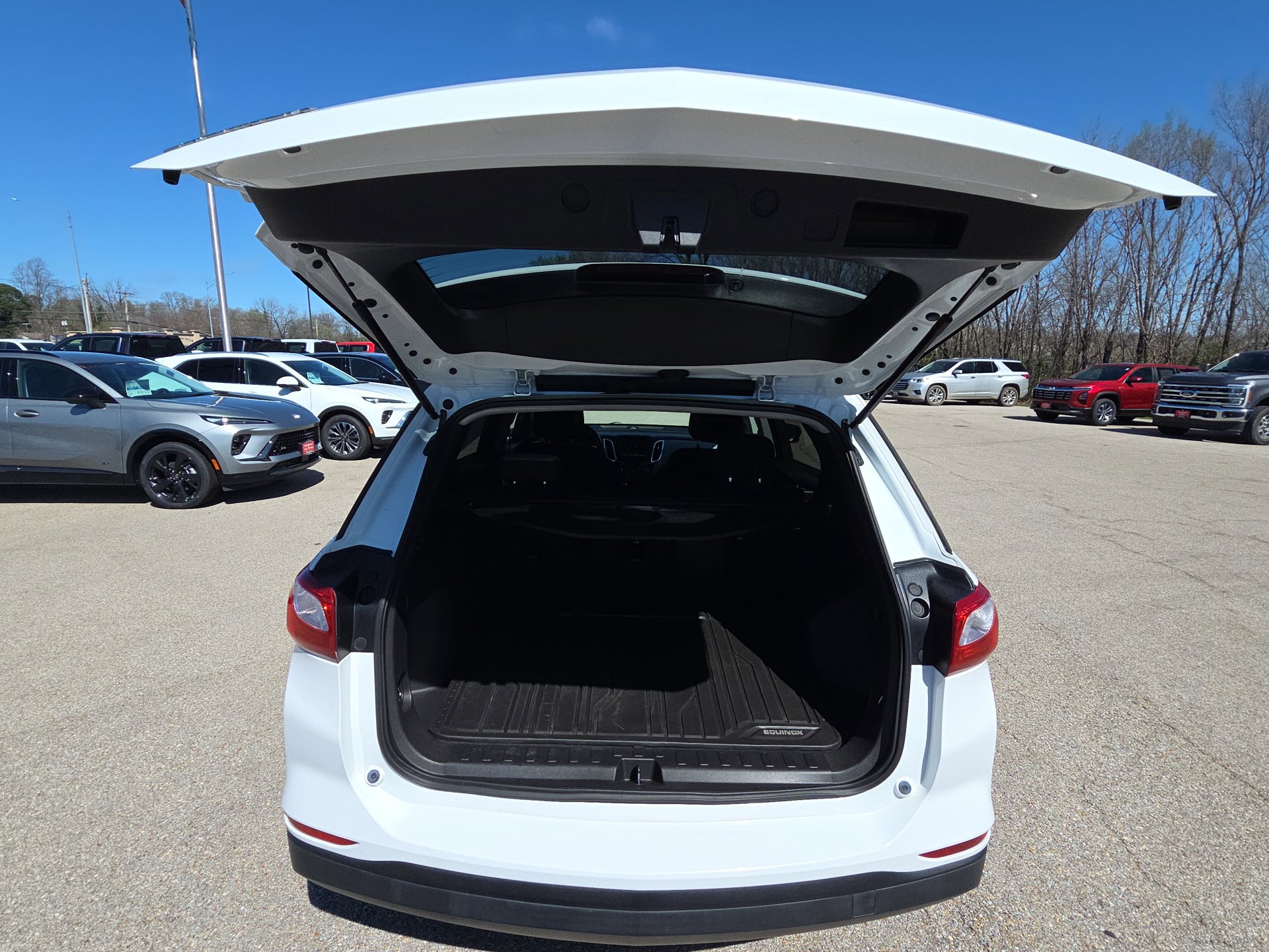 Used 2019 Chevrolet Equinox LS w/ LS Convenience Package image 31