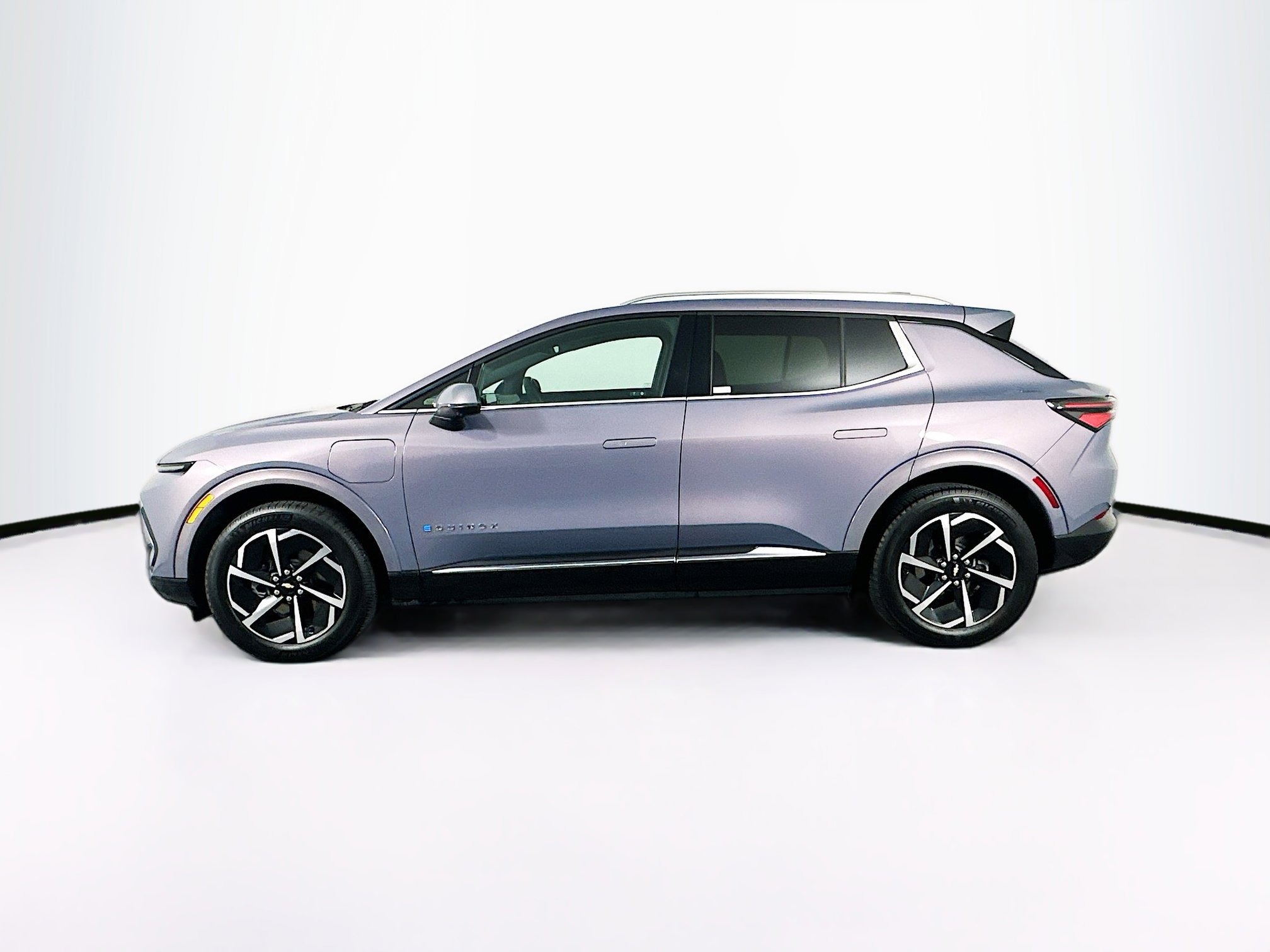 Used 2024 Chevrolet Equinox EV LT AWD/4WD image 4