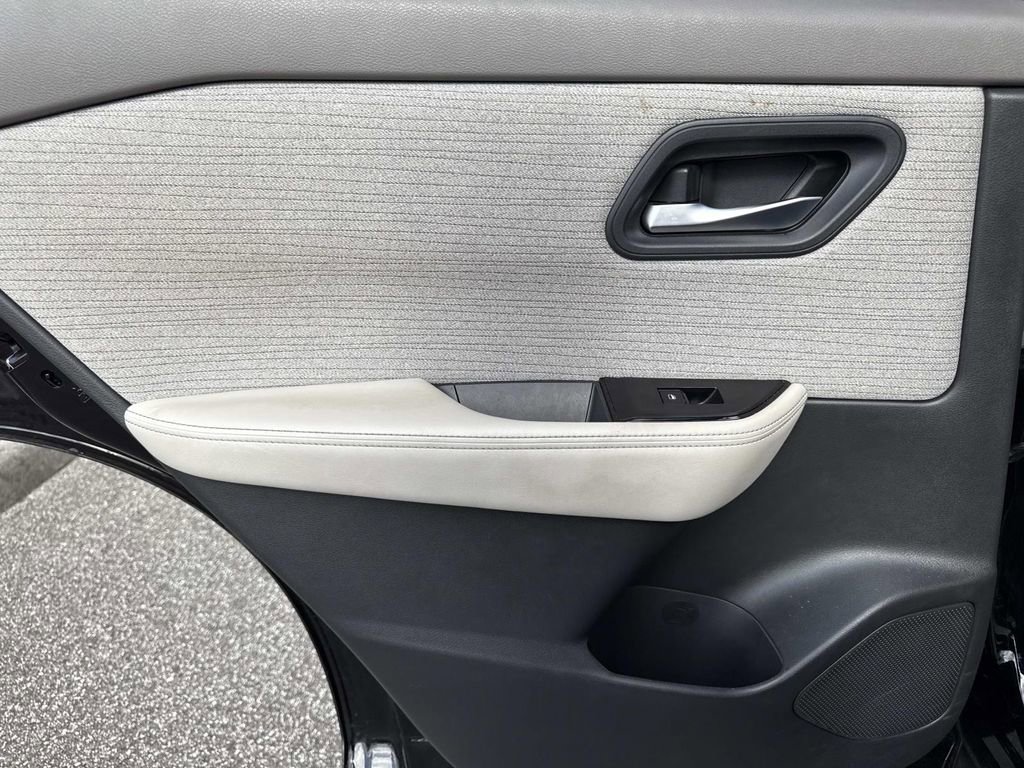 Certified 2023 Nissan Rogue SV image 12