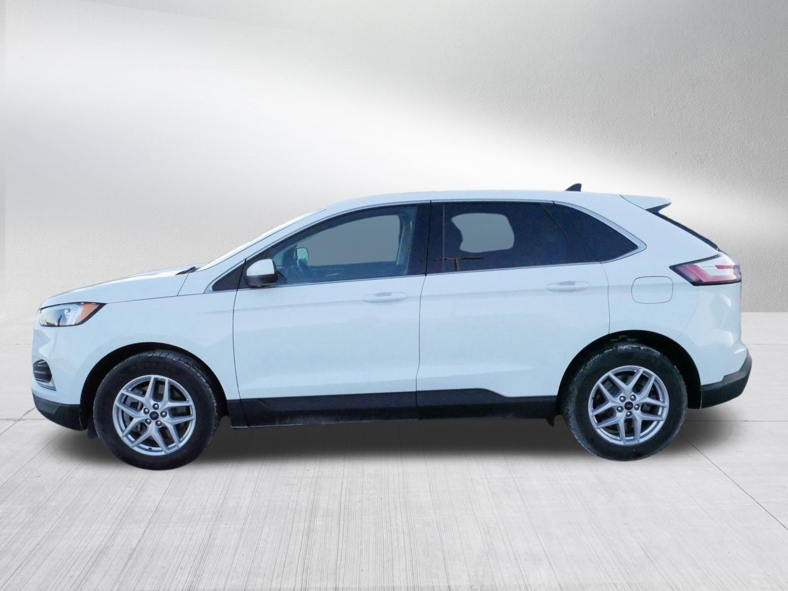 Used 2023 Ford Edge SEL image 4
