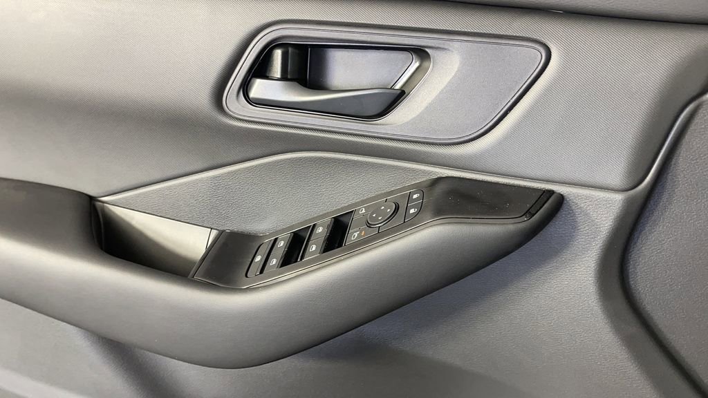 New 2025 Nissan Rogue S image 64