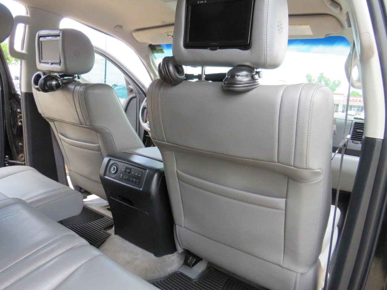 Used 2008 Toyota Sequoia Limited RWD image 33