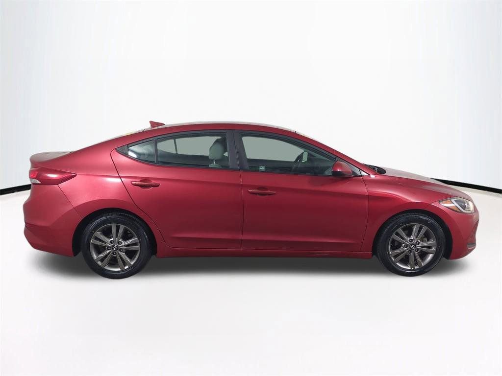 Used 2017 Hyundai Elantra SE image 4