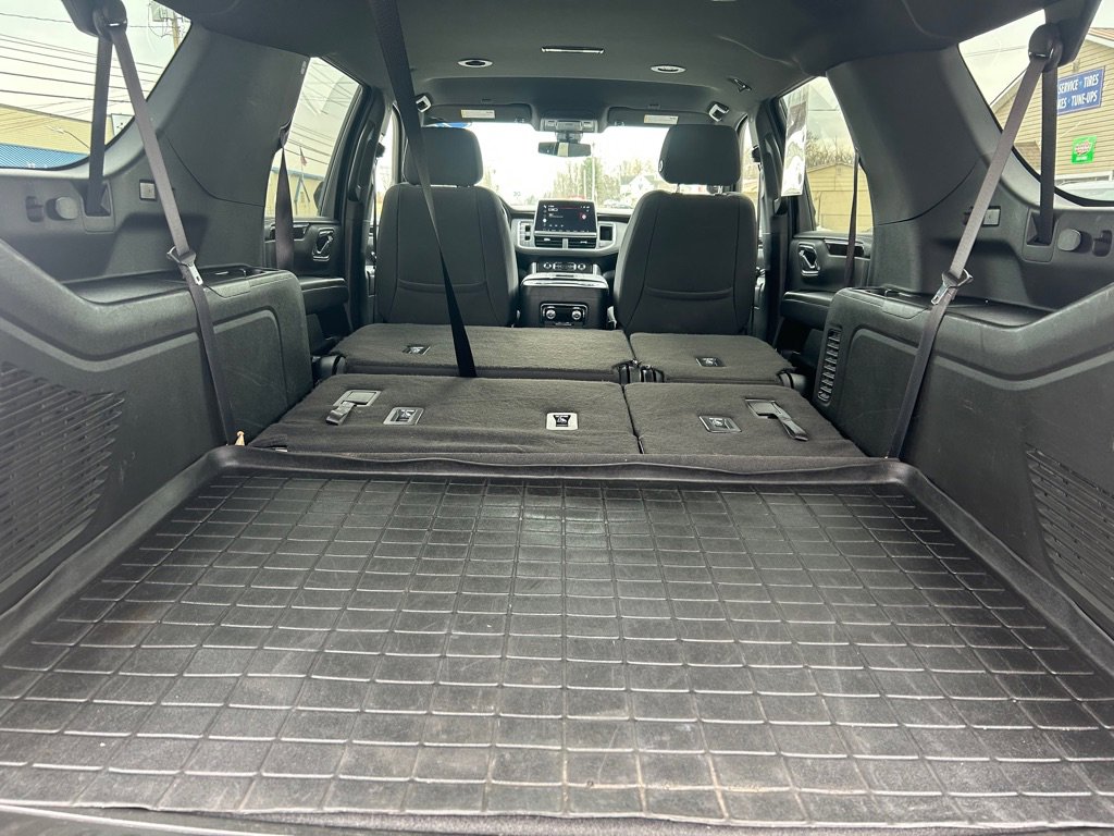 Used 2022 GMC Yukon XL SLE image 34