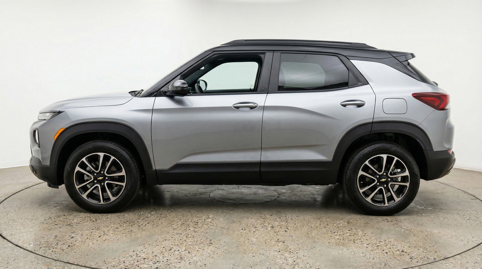 Used 2025 Chevrolet TrailBlazer LT w/ Driver Confidence Package image 5