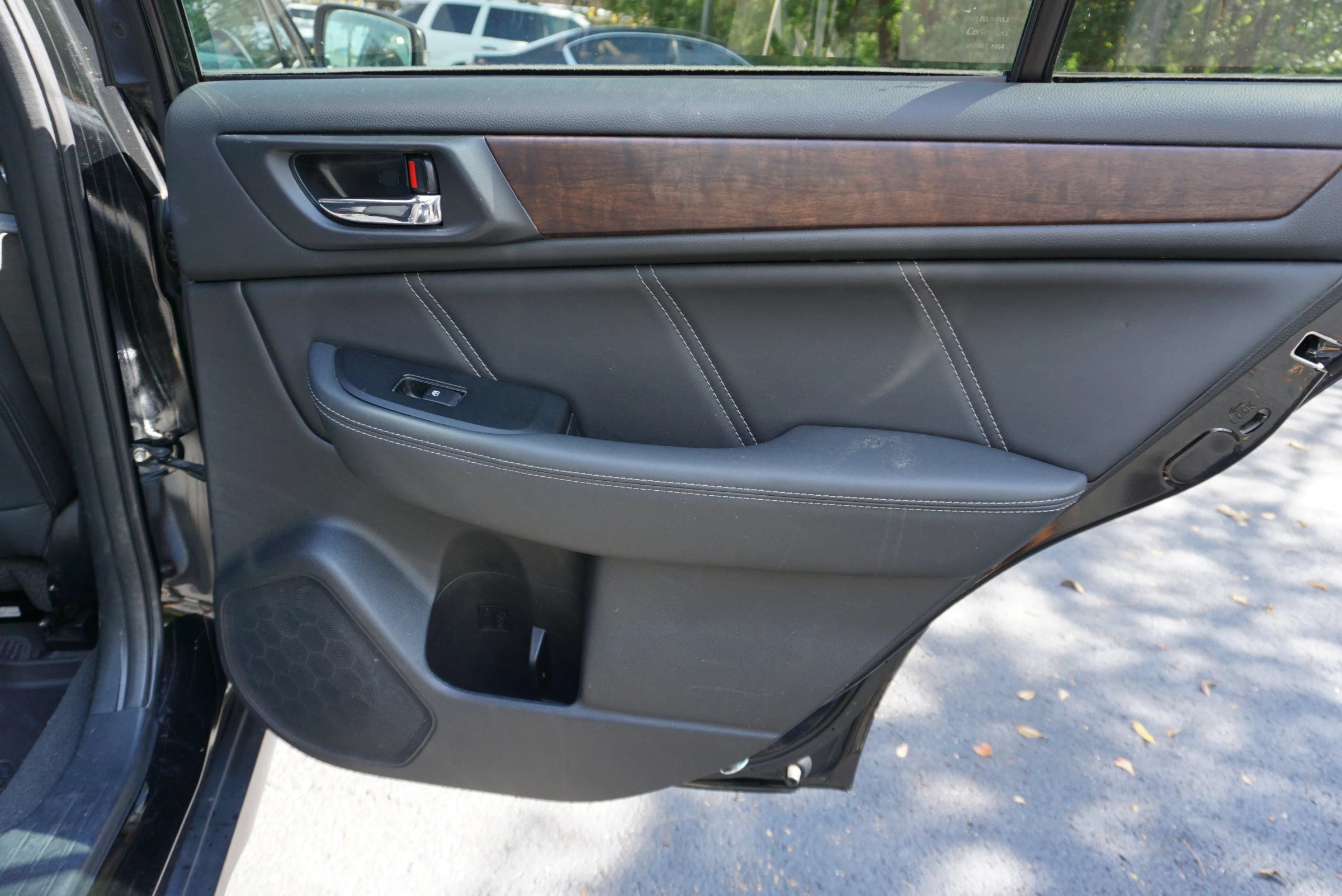 Used 2018 Subaru Outback 2.5i Limited AWD/4WD image 12