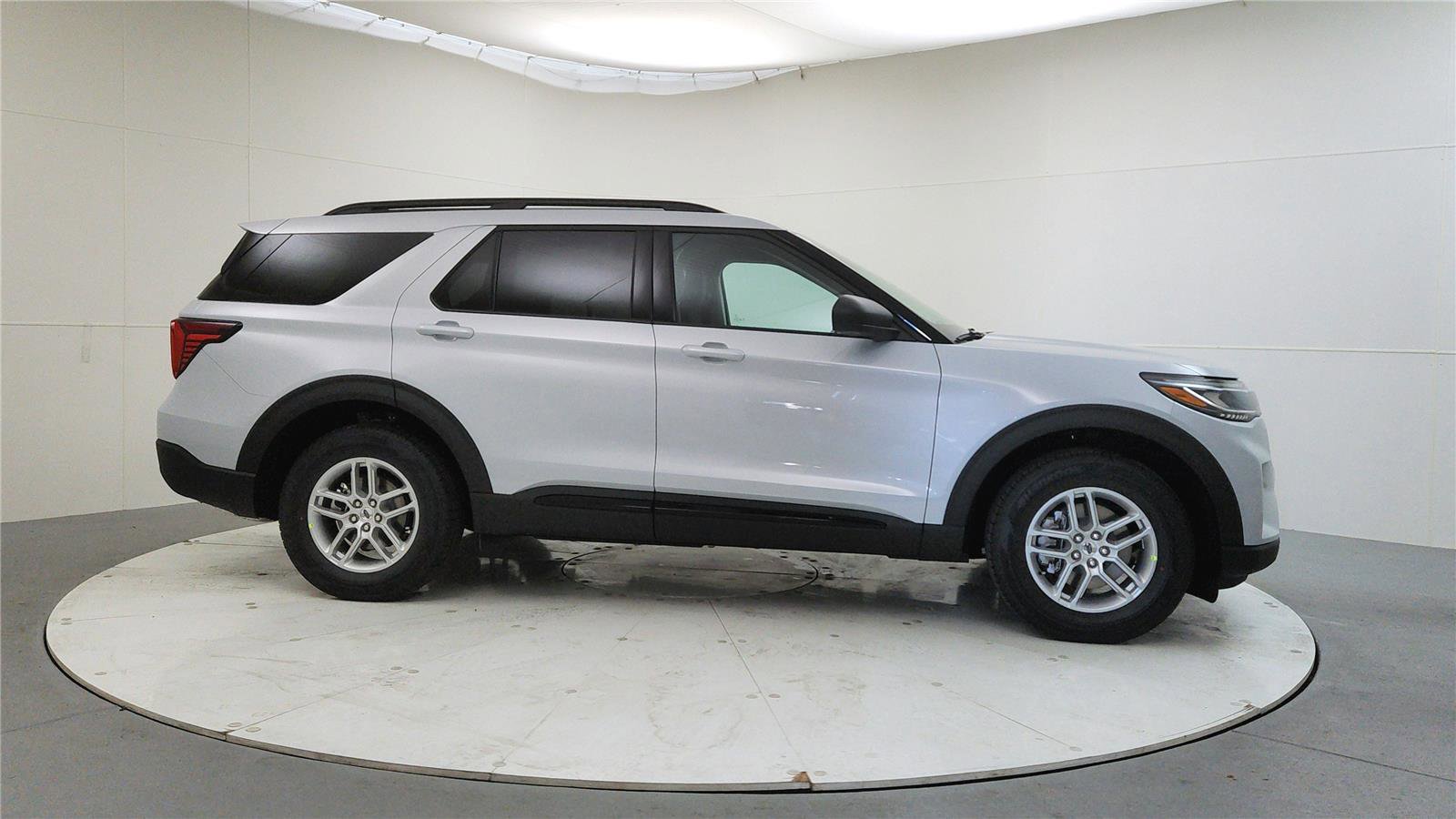 New 2026 Ford Explorer Active image 9