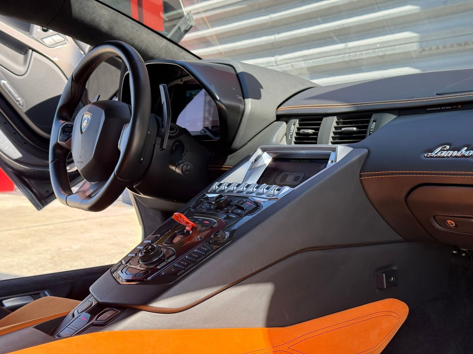 Used 2017 Lamborghini Aventador S image 22