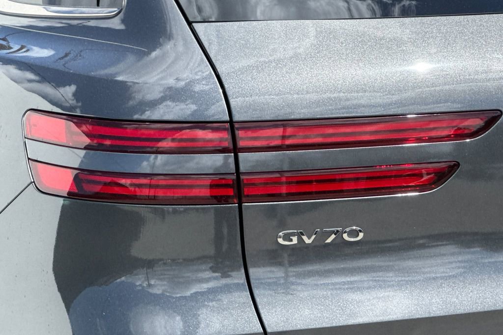 Used 2022 Genesis GV70 2.5T w/ Sport Prestige Package AWD/4WD image 27