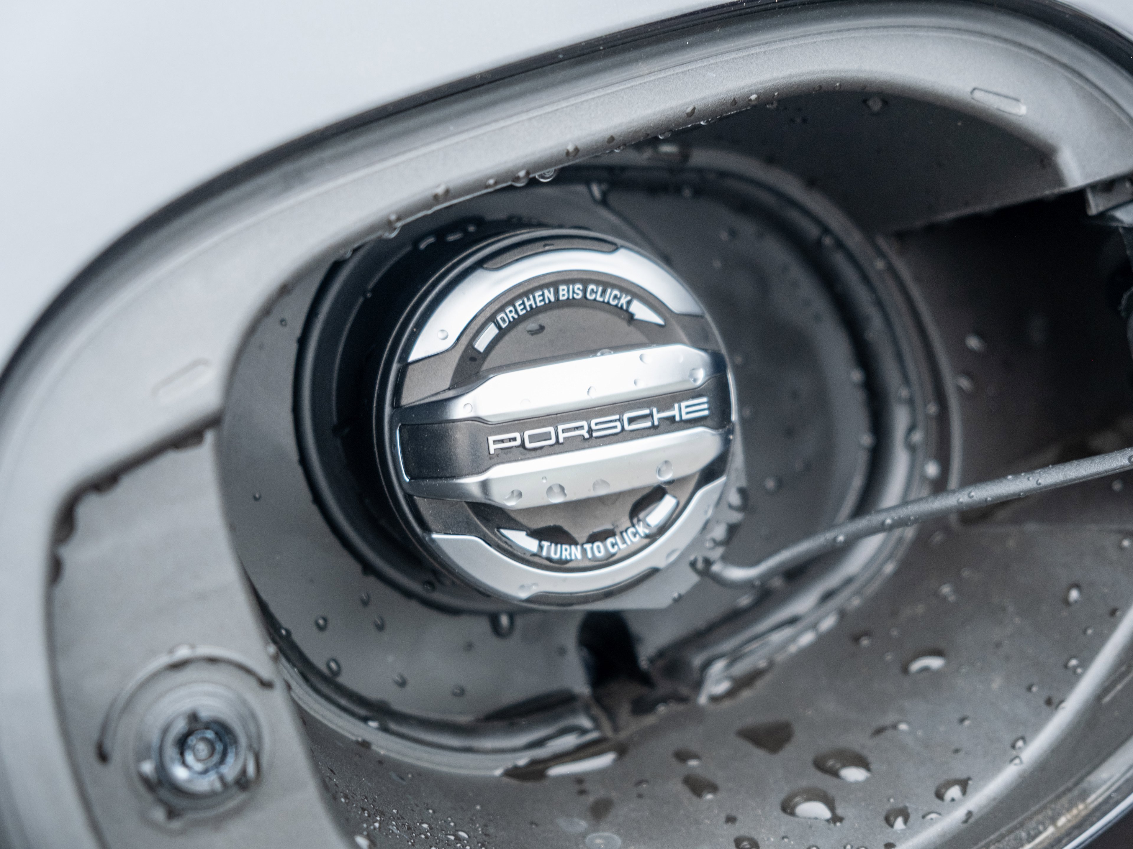 Certified 2025 Porsche Macan image 39