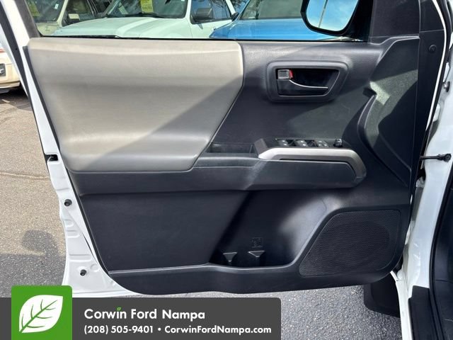 Used 2023 Toyota Tacoma SR5 AWD/4WD image 14