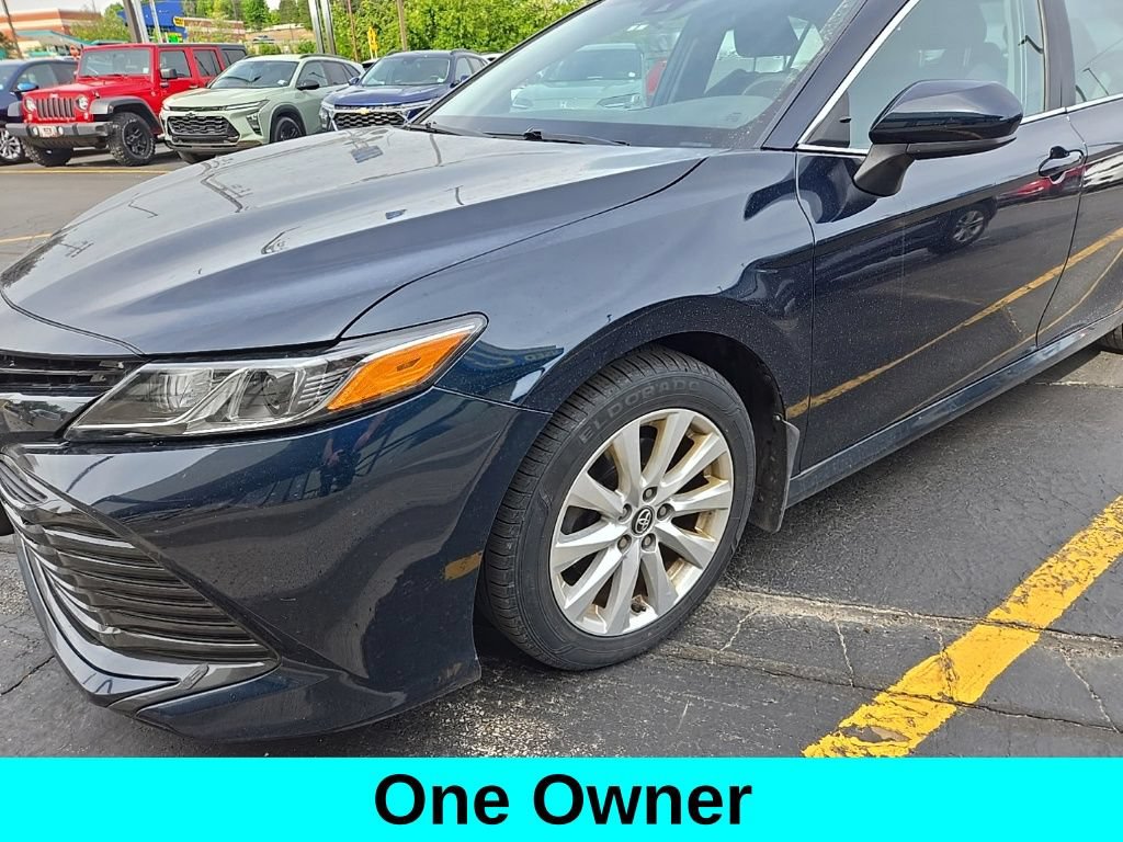 Used 2018 Toyota Camry LE FWD image 1