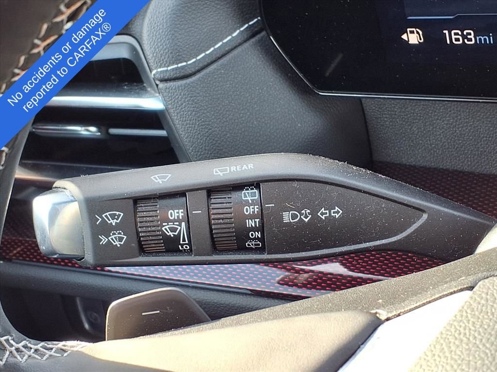 Used 2024 Chevrolet Traverse Z71 image 23