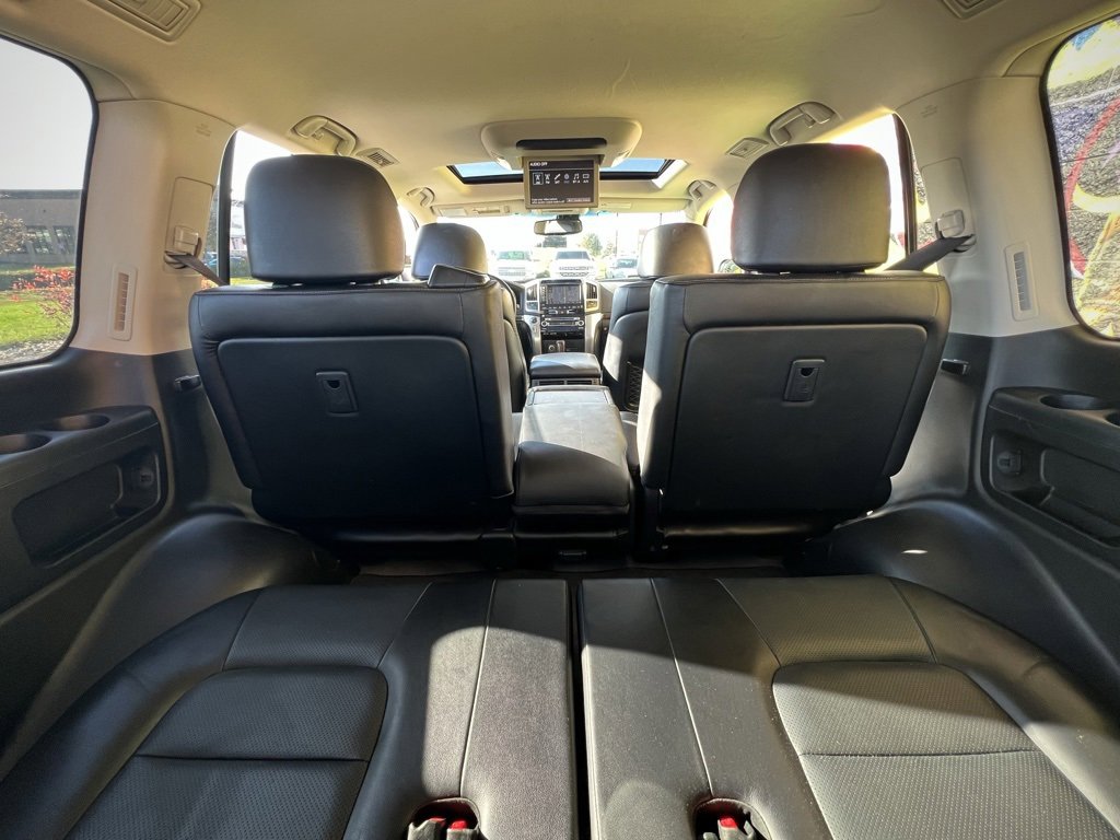 Used 2013 Toyota Land Cruiser image 29