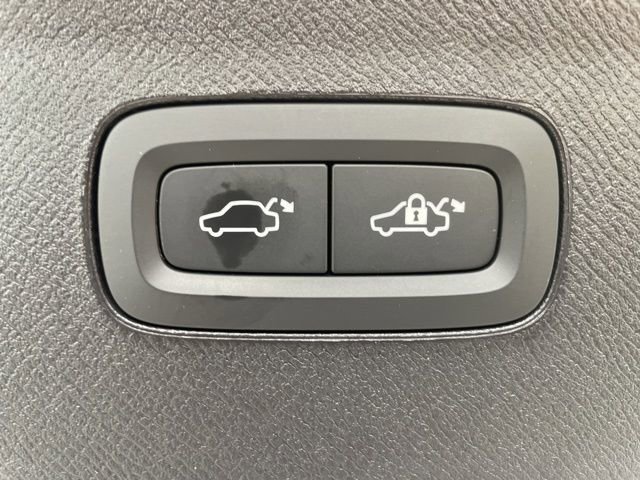 Certified 2024 Volvo XC90 B5 Core w/ Climate Package image 12