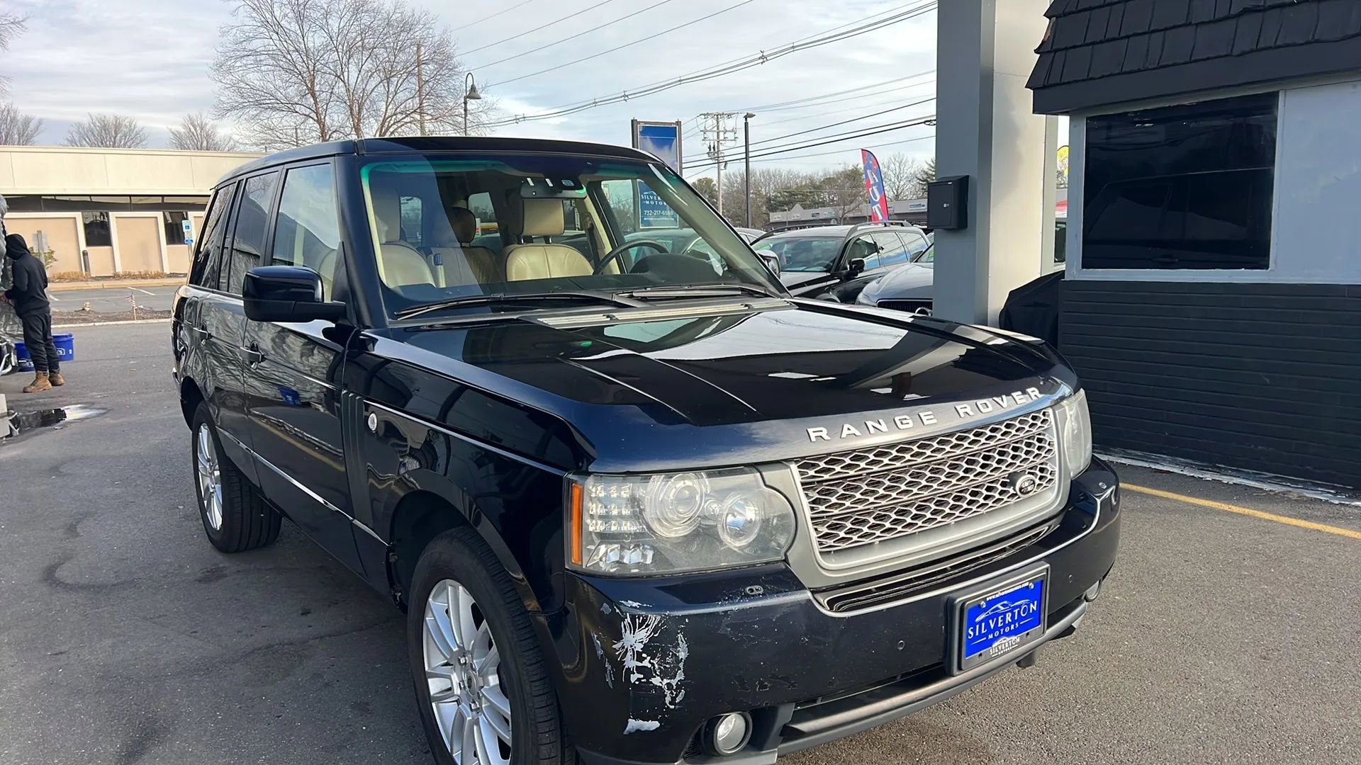 Used 2010 Land Rover Range Rover HSE image 11