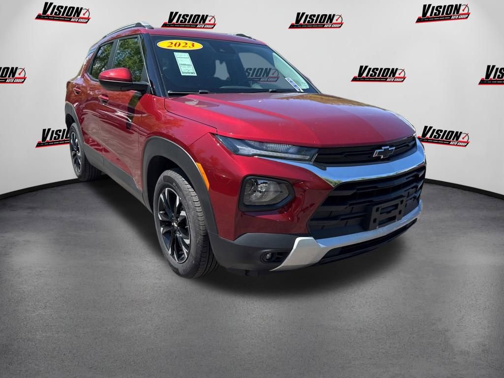 Used 2023 Chevrolet TrailBlazer LT w/ Convenience Package FWD image 3