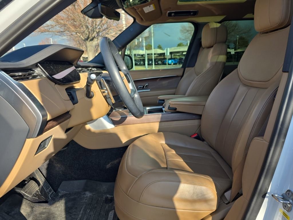 Used 2023 Land Rover Range Rover SE image 12