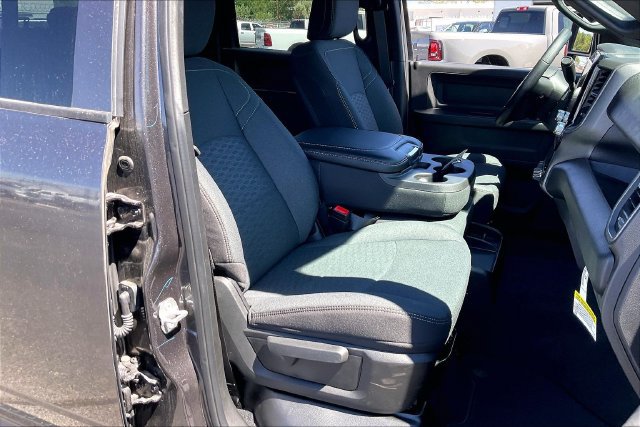 New 2026 RAM 3500 Tradesman AWD/4WD image 32