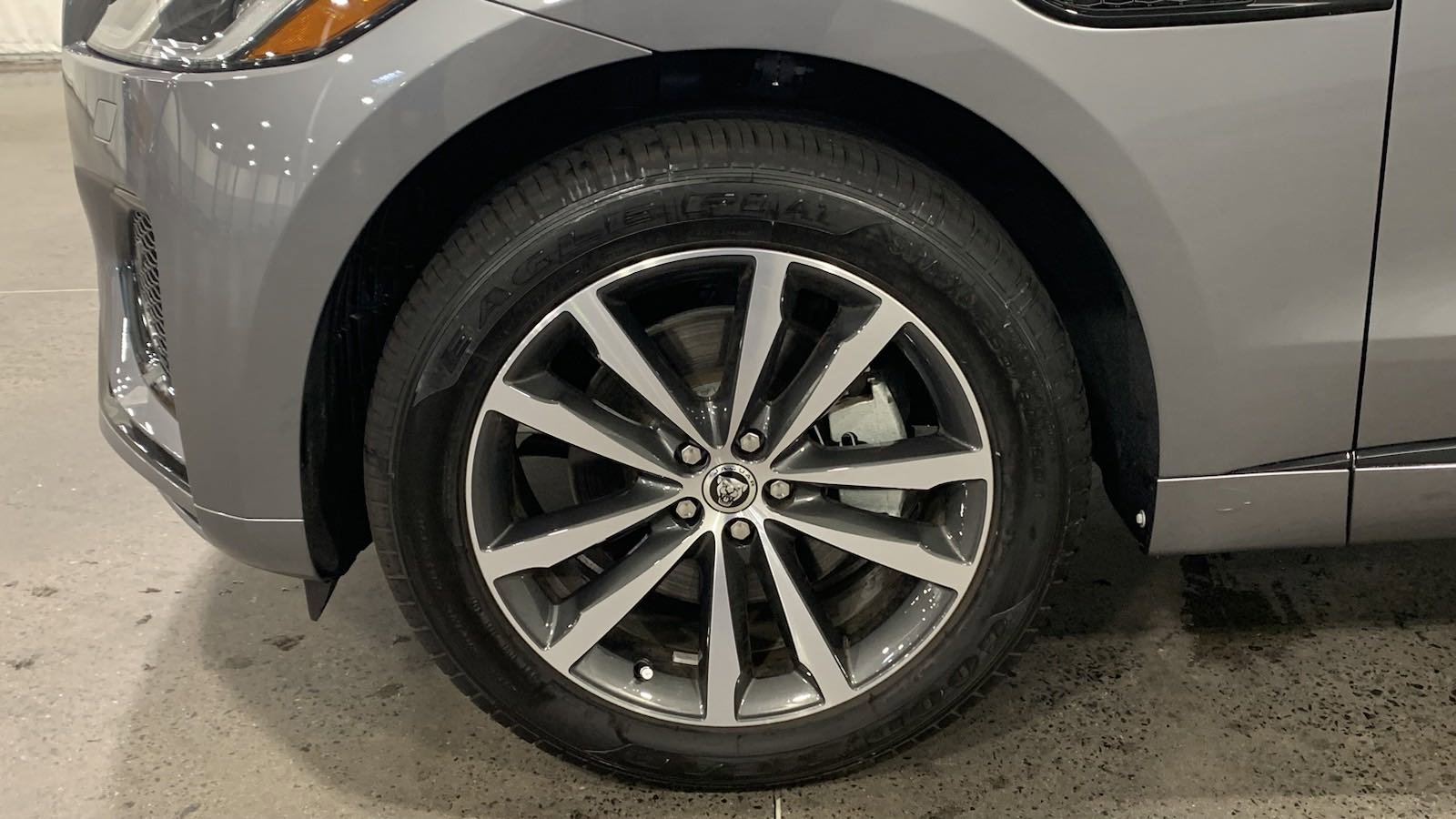 Certified 2025 Jaguar F-PACE R-Dynamic S image 7