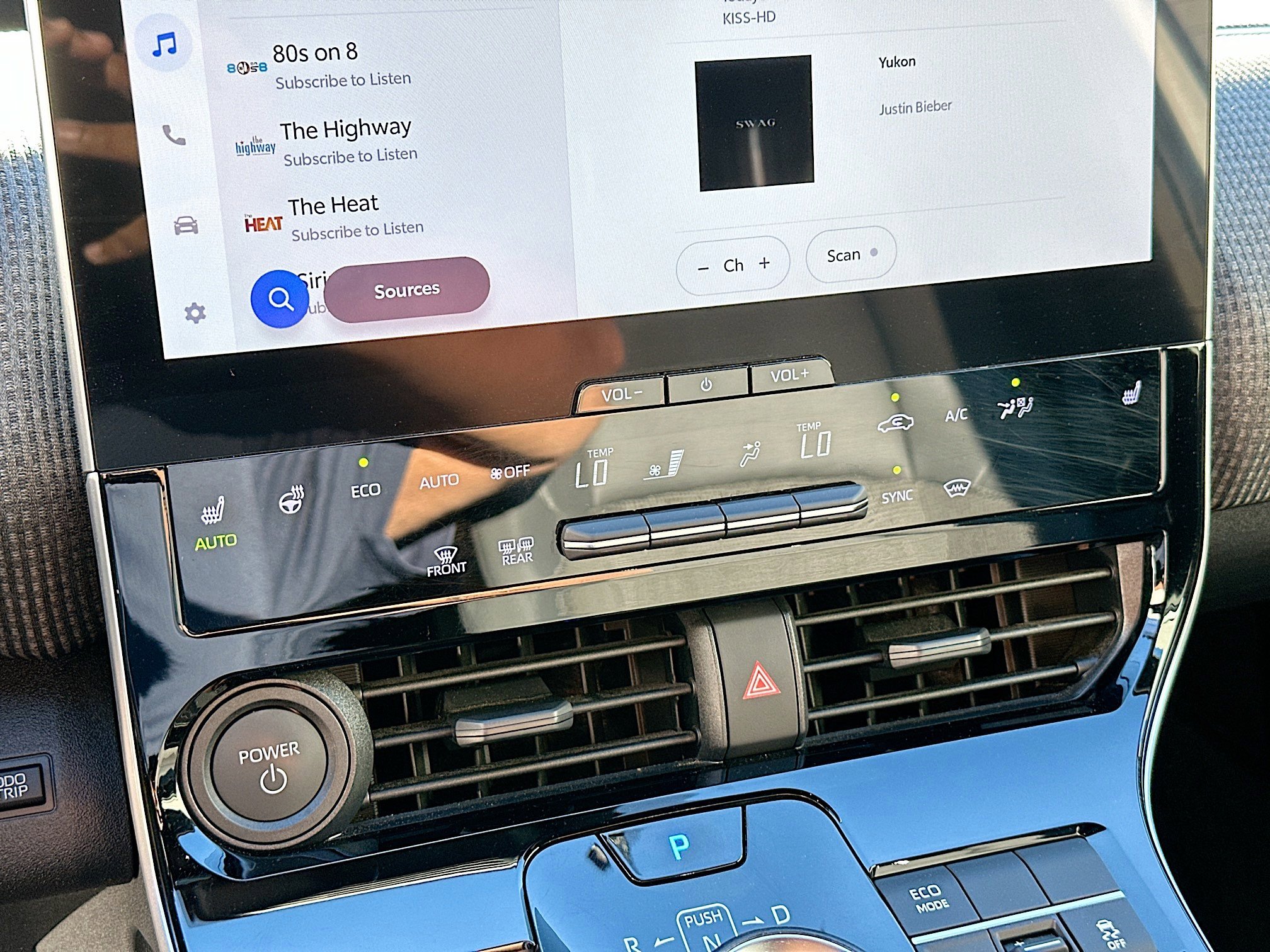 Used 2024 Toyota bZ4X XLE w/ Weather Package image 23