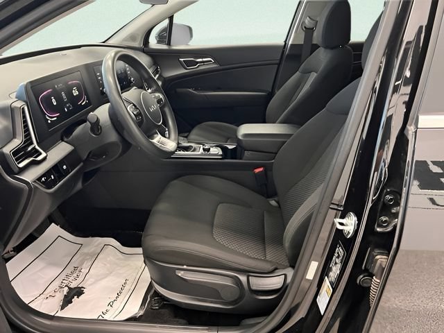 Used 2024 Kia Sportage LX FWD image 16