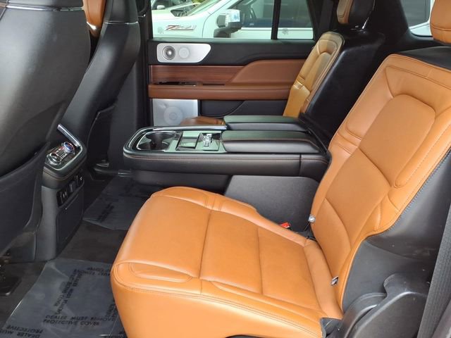 Used 2019 Lincoln Navigator L Reserve AWD/4WD image 10