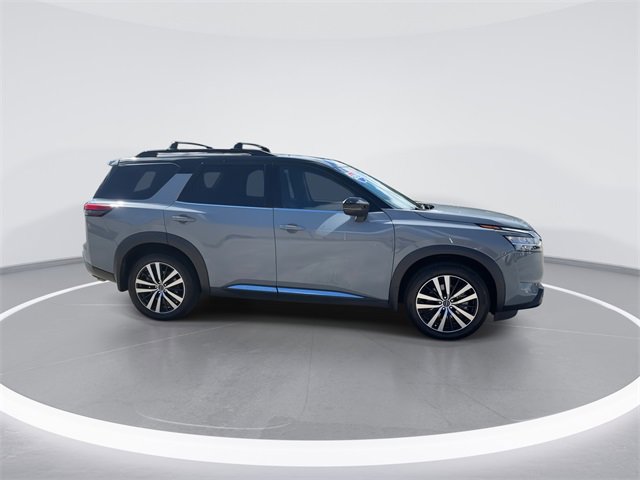 Used 2023 Nissan Pathfinder Platinum w/ Cargo Package image 8