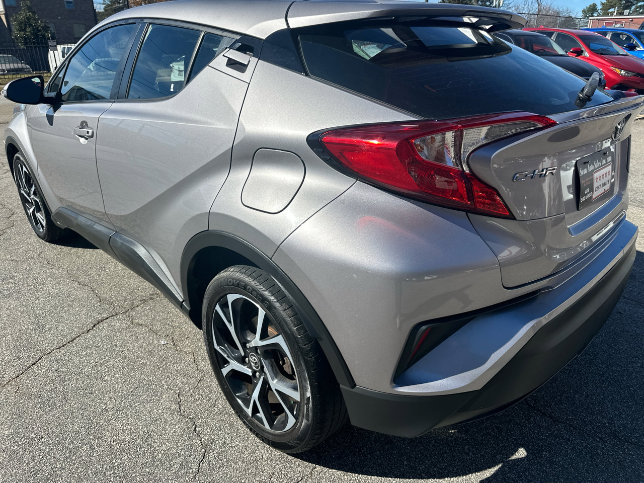 Used 2018 Toyota C-HR XLE image 5