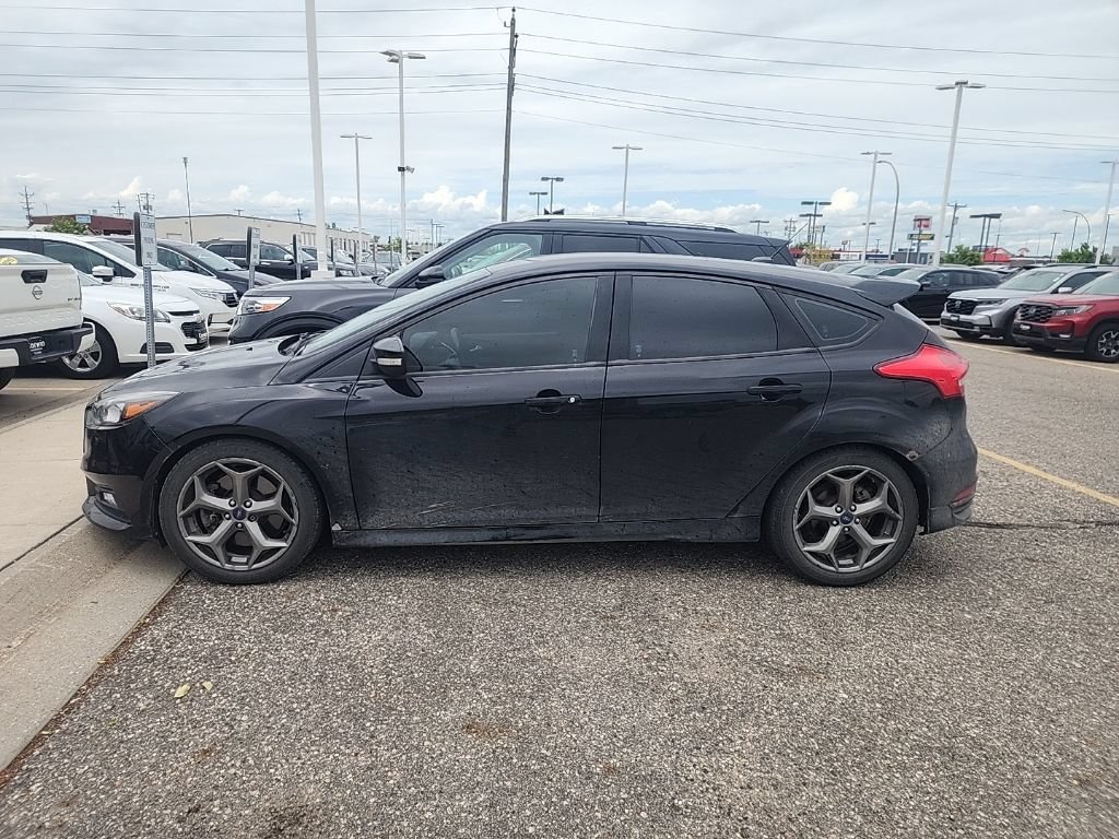 Used 2018 Ford Focus ST FWD image 5