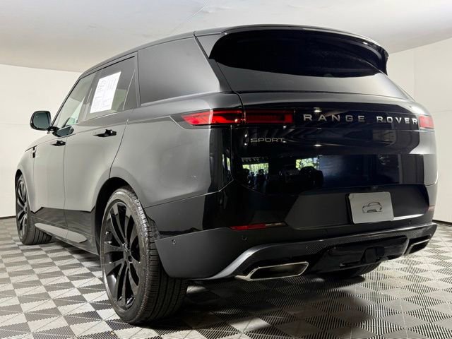 Used 2026 Land Rover Range Rover Sport SE AWD/4WD image 4