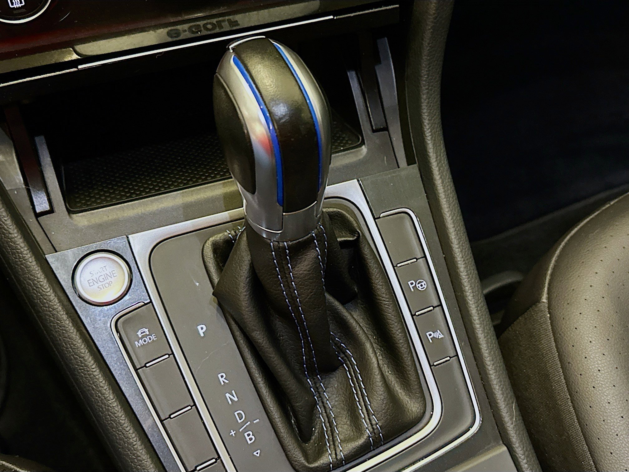 Used 2019 Volkswagen e-Golf SEL Premium image 25