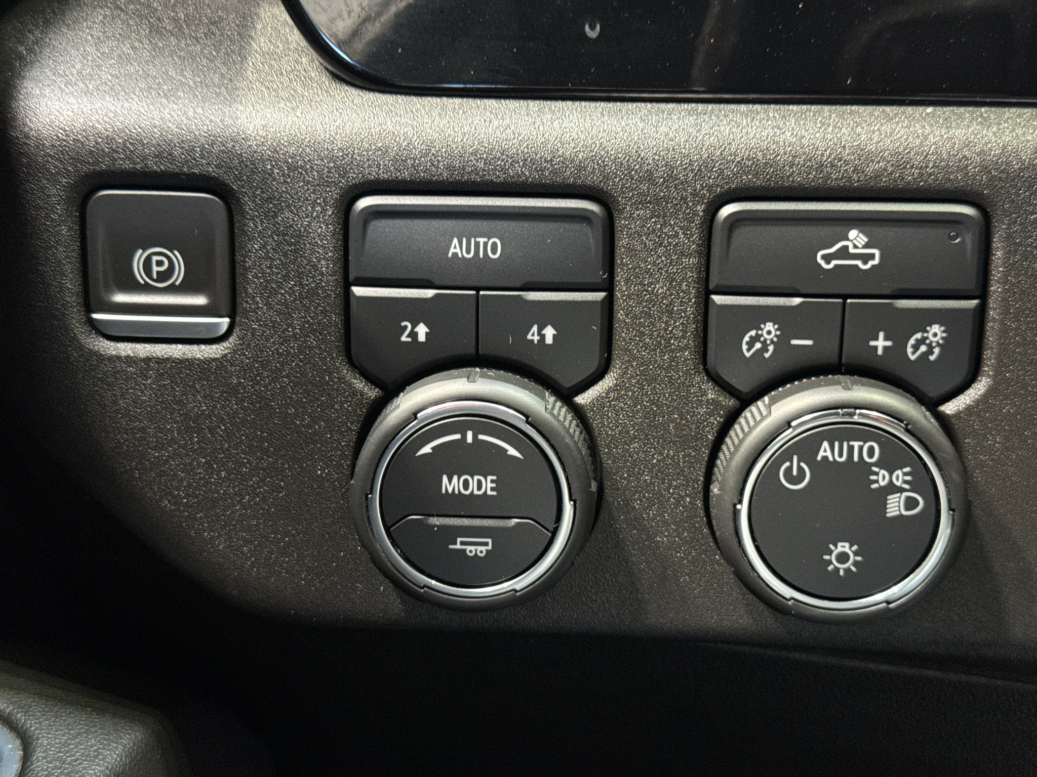 Used 2023 Chevrolet Silverado 1500 LT AWD/4WD image 30