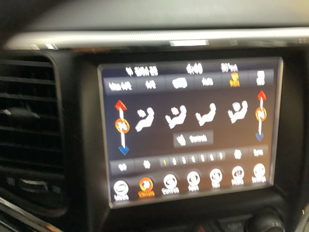 Used 2018 Jeep Grand Cherokee Summit image 33