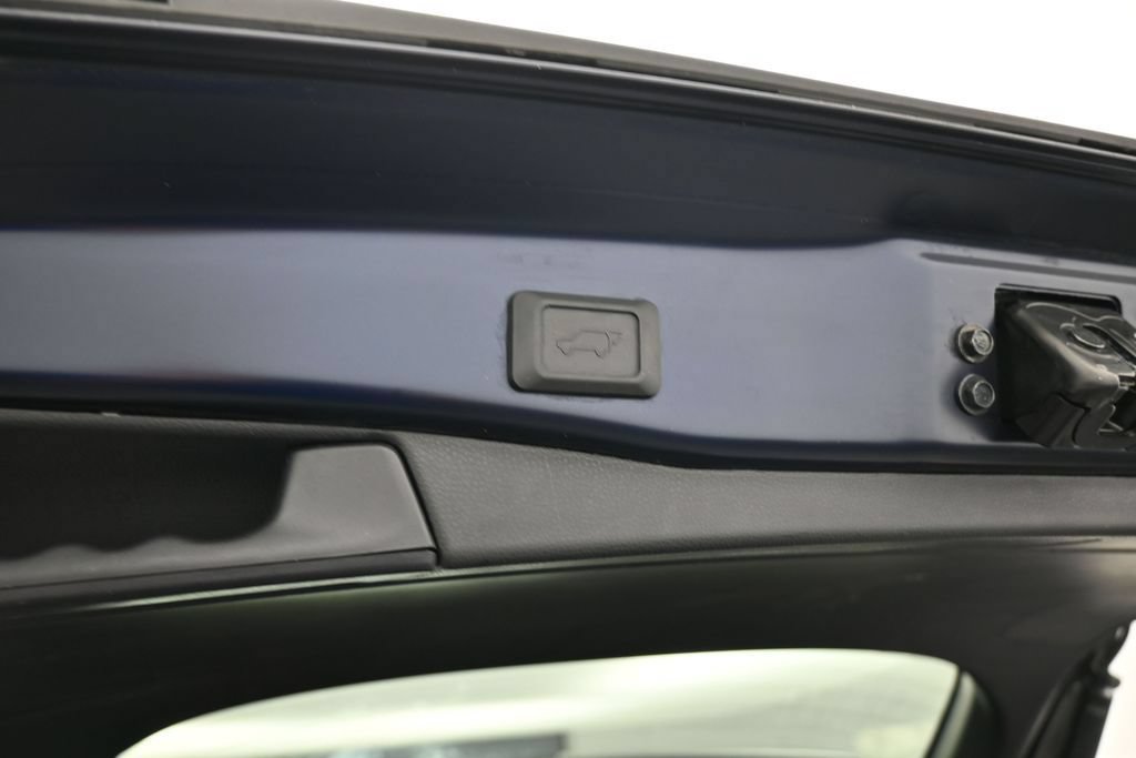 Used 2025 Toyota RAV4 XLE Premium FWD image 41
