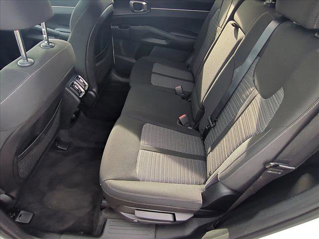 Used 2021 Kia Sorento LX image 19