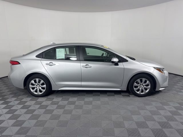 Used 2024 Toyota Corolla LE image 2