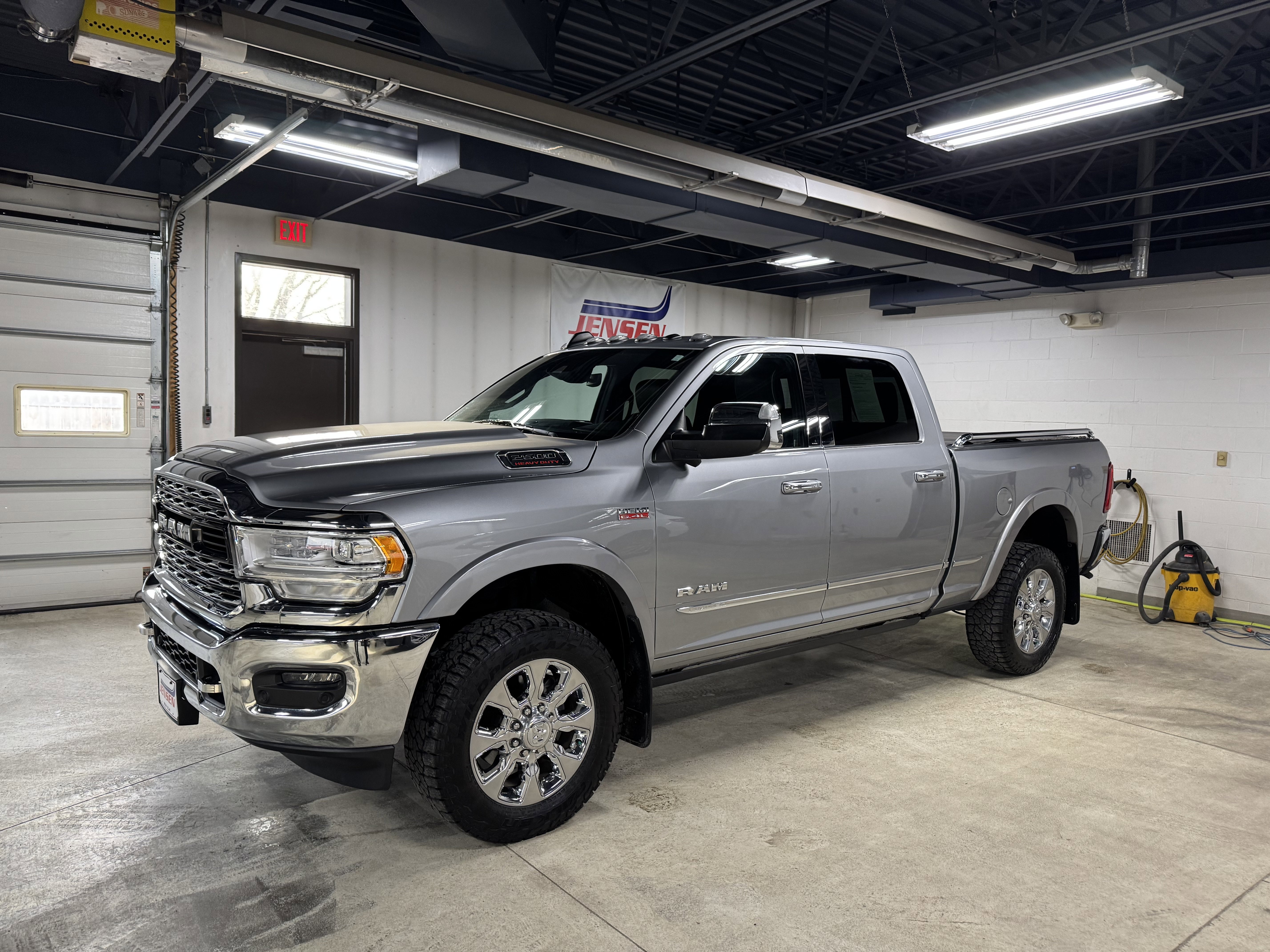 Used 2019 RAM 2500 Limited image 1