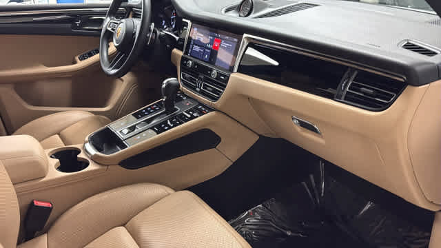 Used 2022 Porsche Macan AWD/4WD image 35