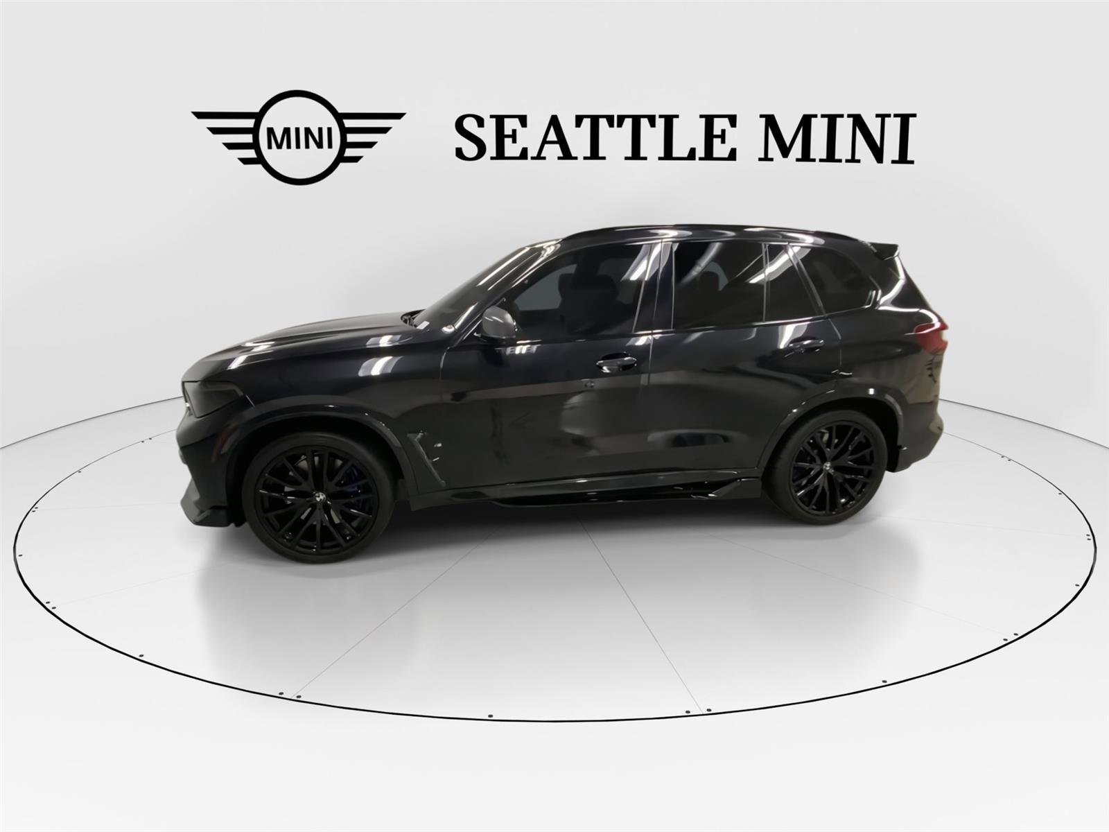 Used 2020 BMW X5 M50i w/ Executive Package image 6