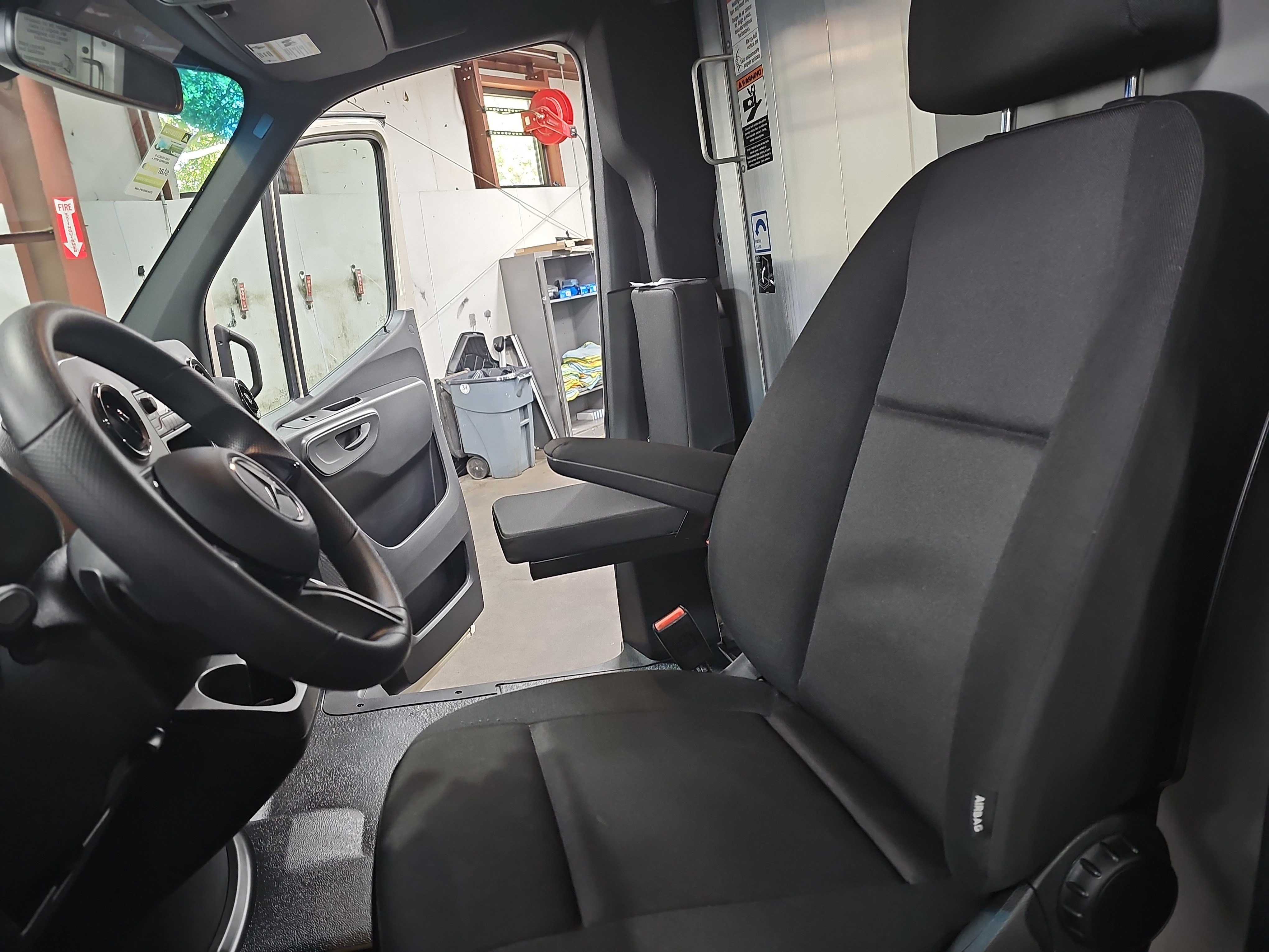 Used 2025 Mercedes-Benz Sprinter 2500 image 13