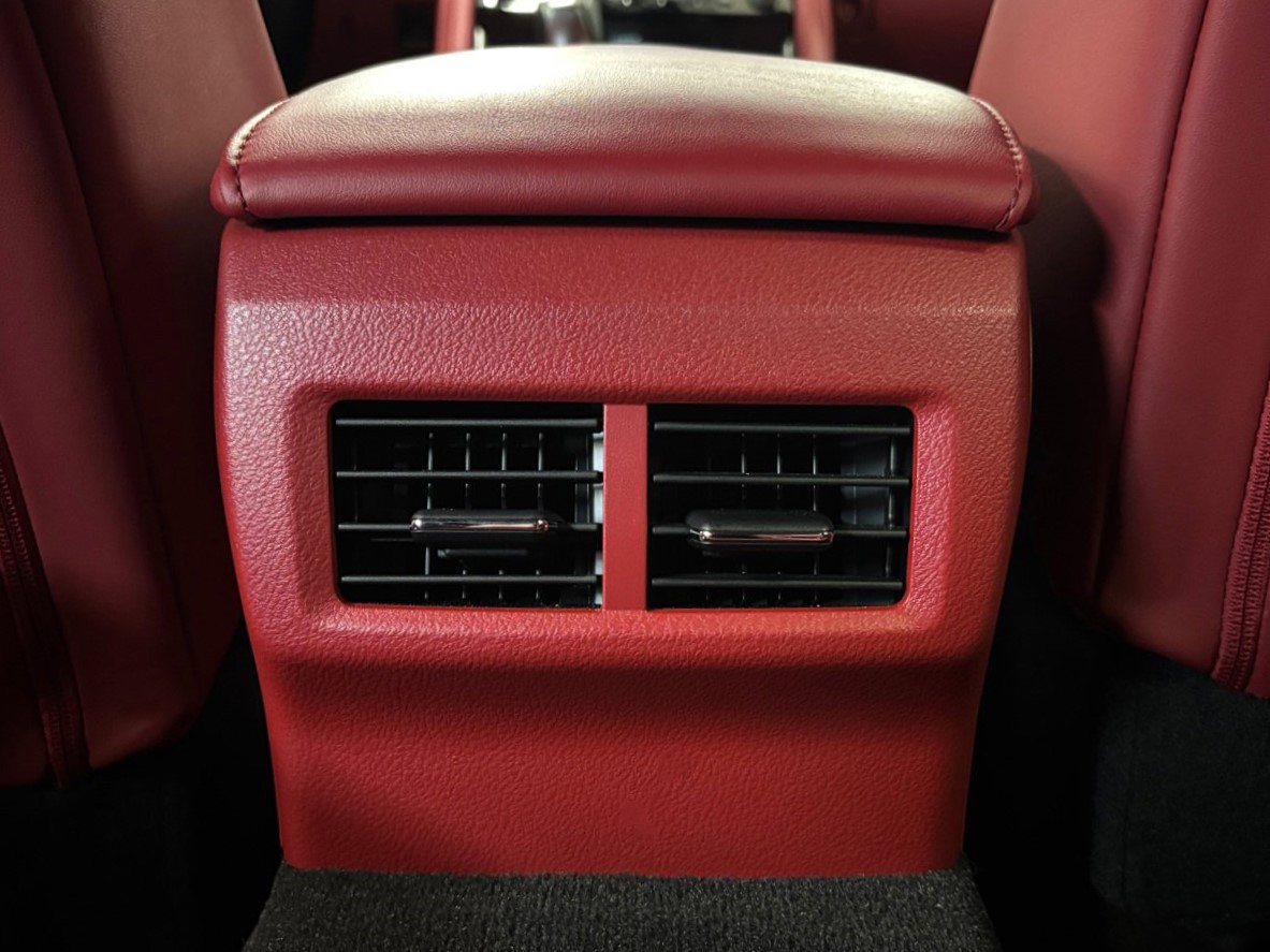 Used 2024 Lexus IS 500 RWD image 40