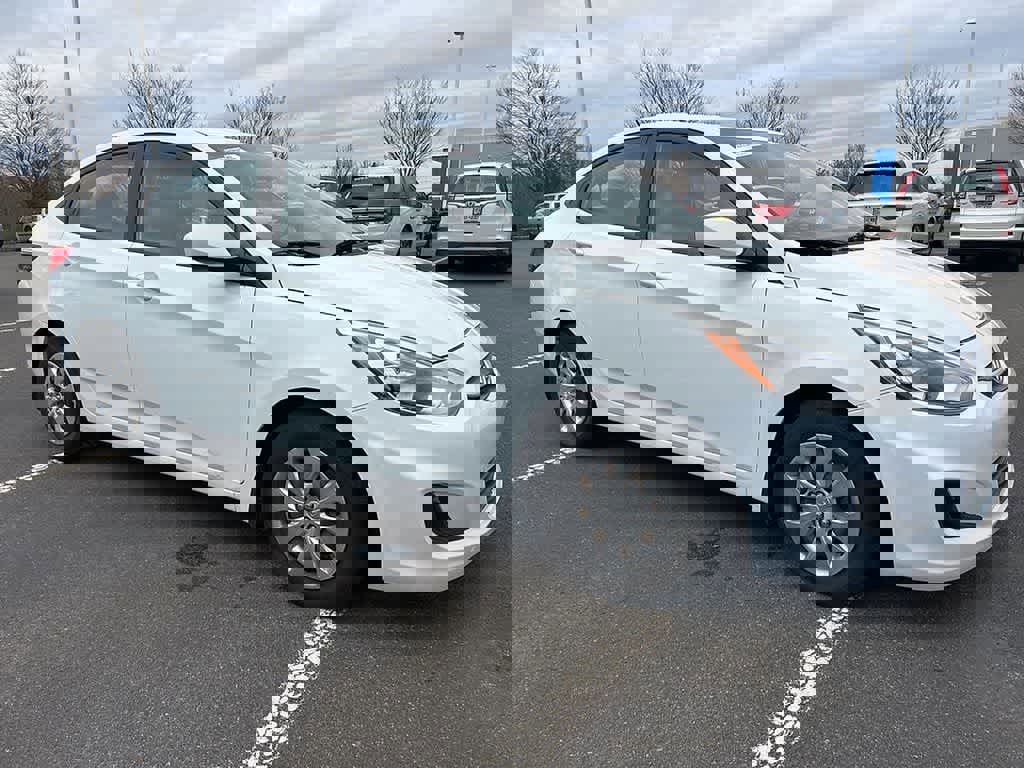 Used 2016 Hyundai Accent SE w/ Option Group 02 image 3