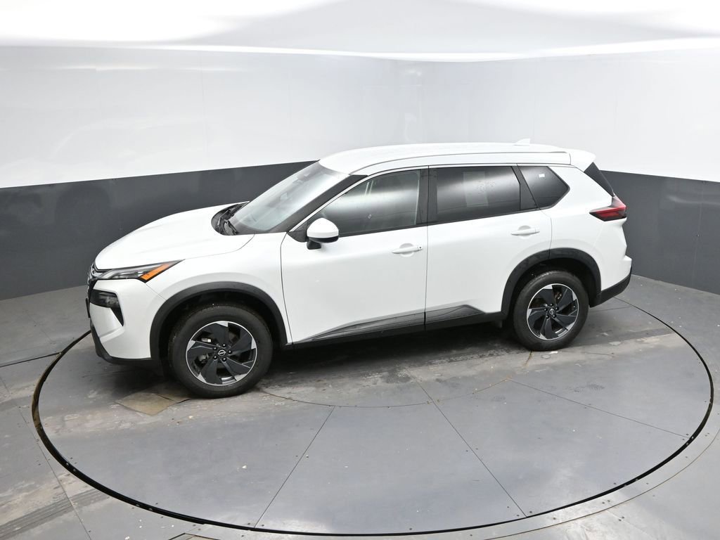 Used 2025 Nissan Rogue SV AWD/4WD image 26