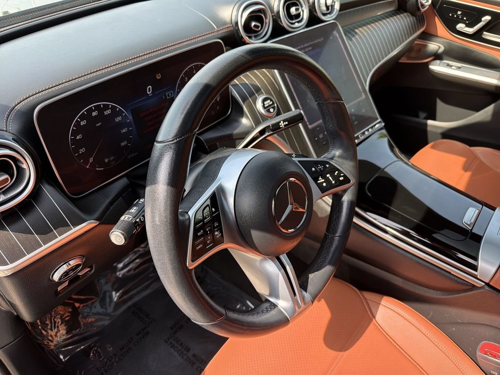 Used 2023 Mercedes-Benz GLC 300 4MATIC image 11