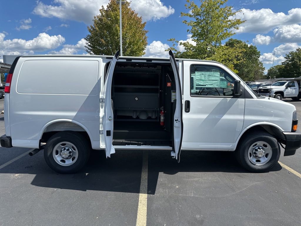 New 2025 Chevrolet Express 2500 w/ Communications Package image 21