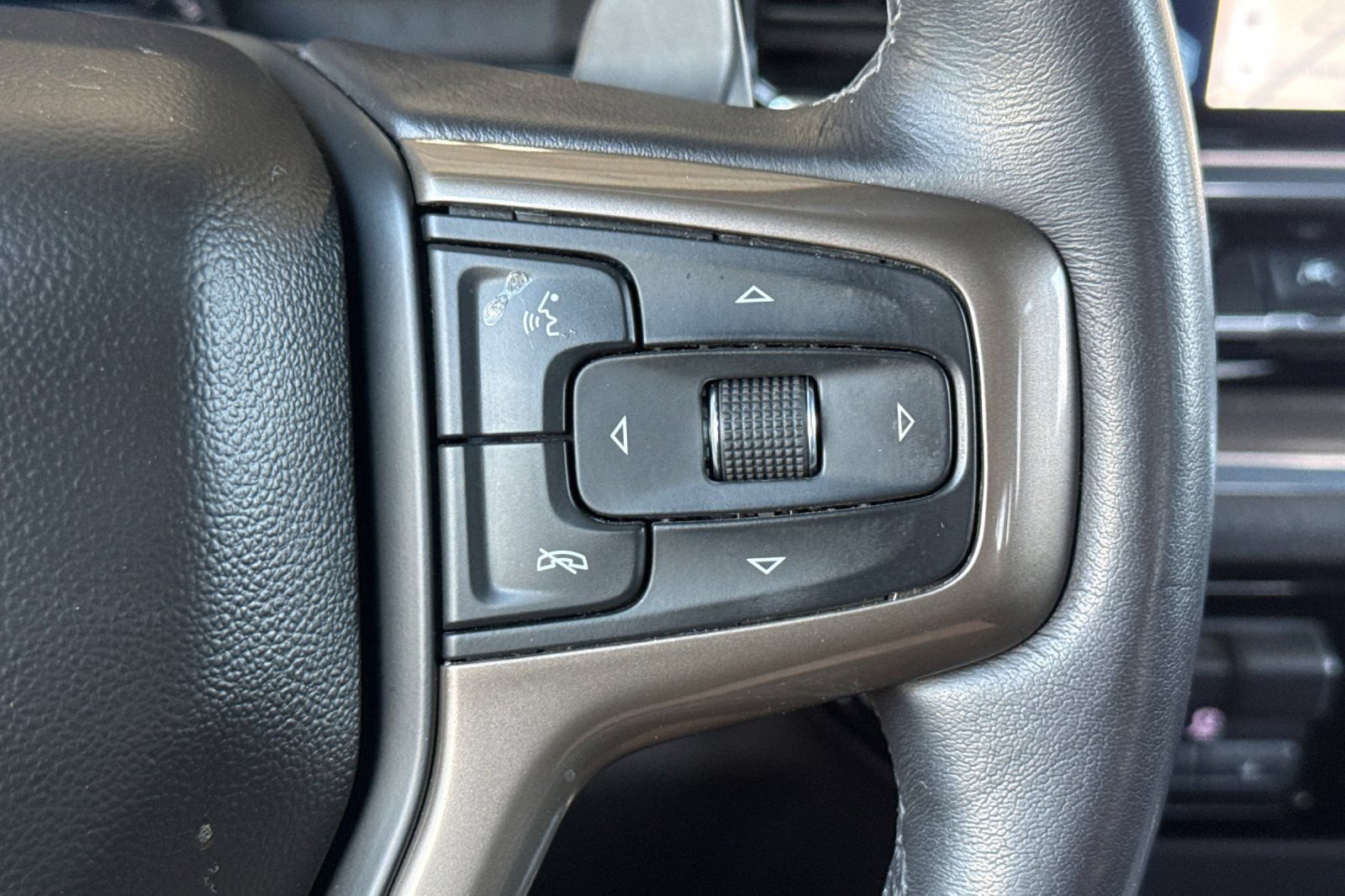 Used 2023 Chevrolet Silverado 1500 High Country AWD/4WD image 35