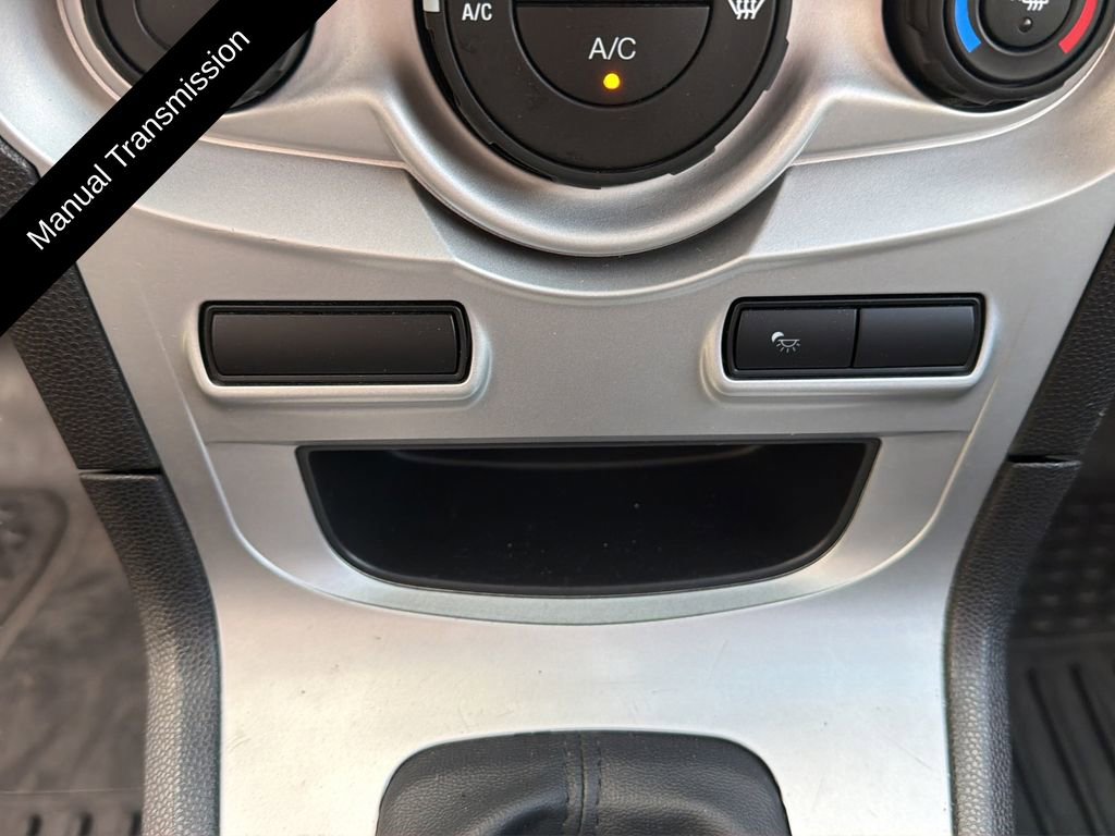 Used 2016 Ford Fiesta SE FWD image 40