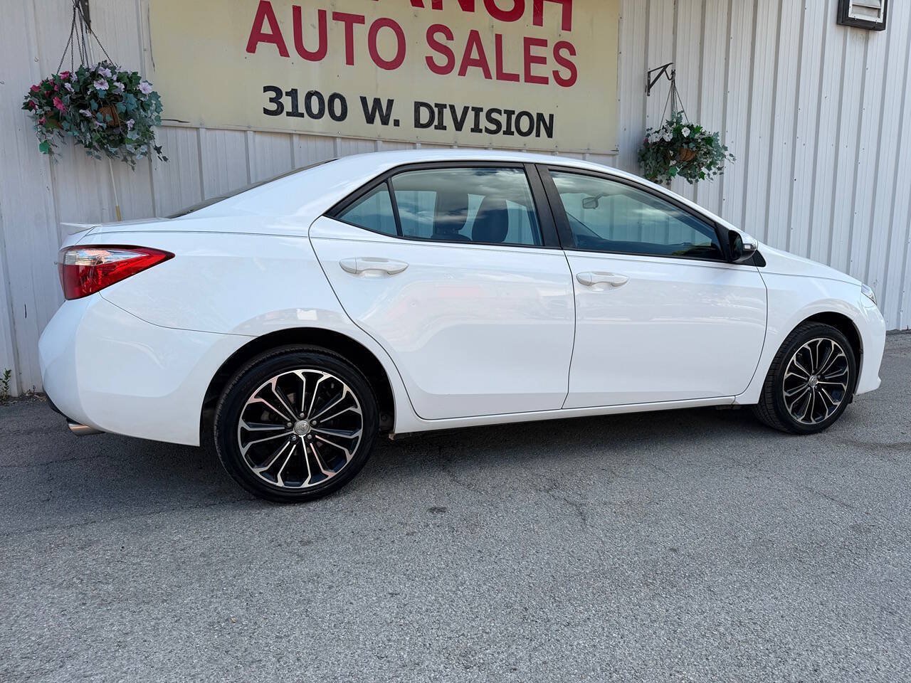 Used 2015 Toyota Corolla S FWD image 3